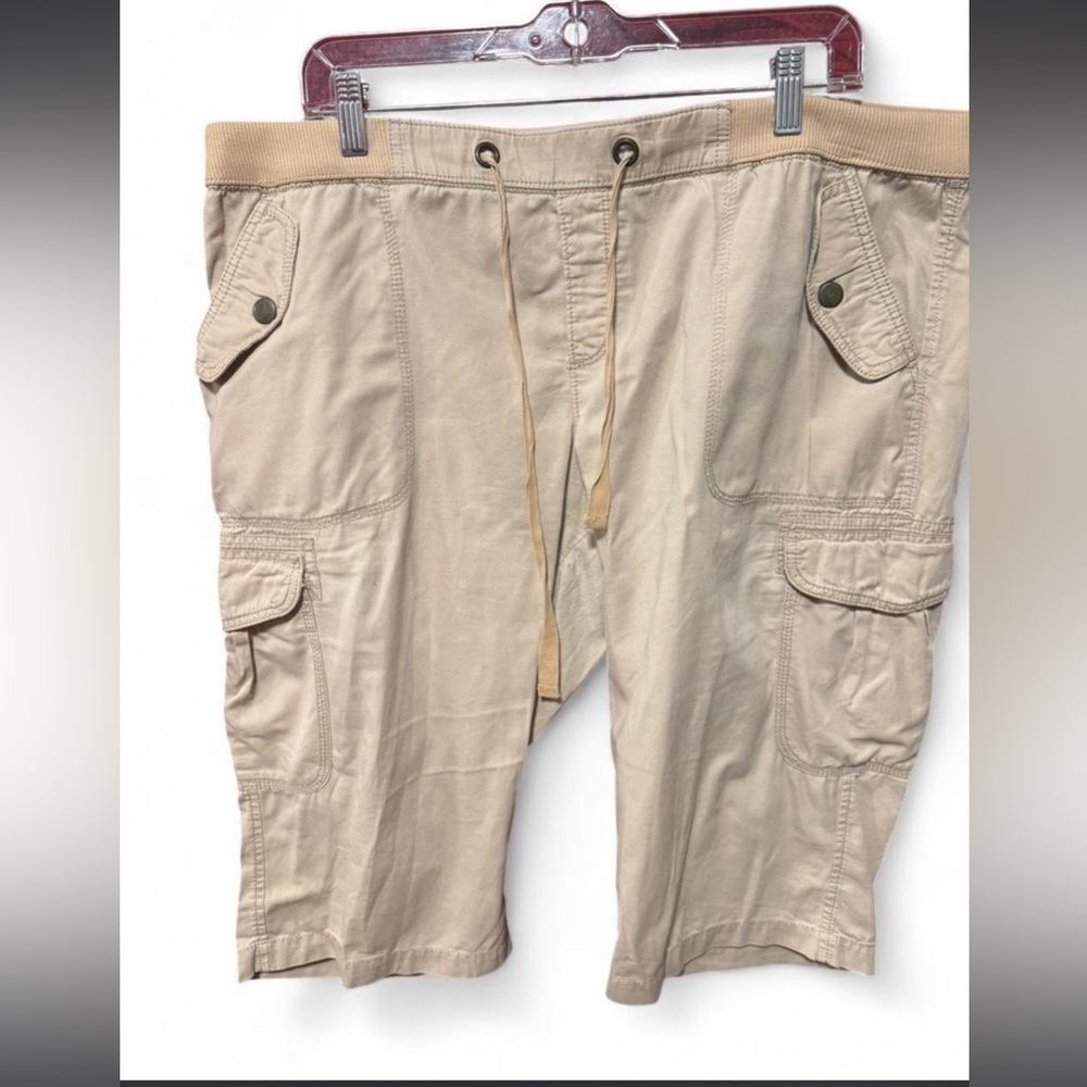 Old Navy women's Tan cargo shorts women’s size Xl
